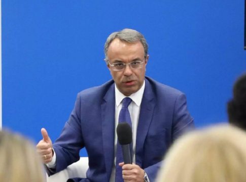 Χρήστος Σταϊκούρας στον Economist: Η Ελλάδα μπορεί και θα τα καταφέρει