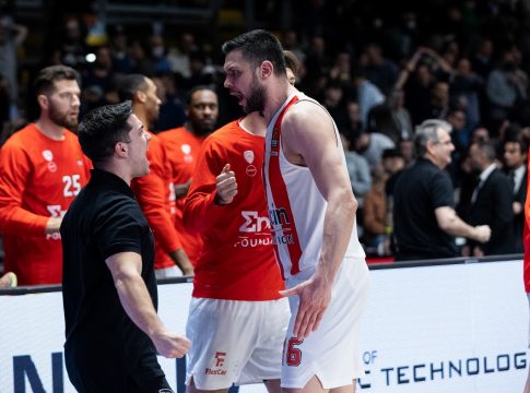 Μπαφές: «Αυτή η παρέα σου δείχνει το δρόμο» (pic)