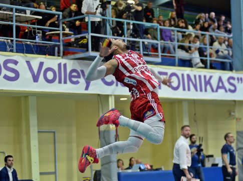 Φοίνικας Σύρου – Ολυμπιακός 2-3: Τα πάνω-κάτω ο Θρύλος στη Σύρο