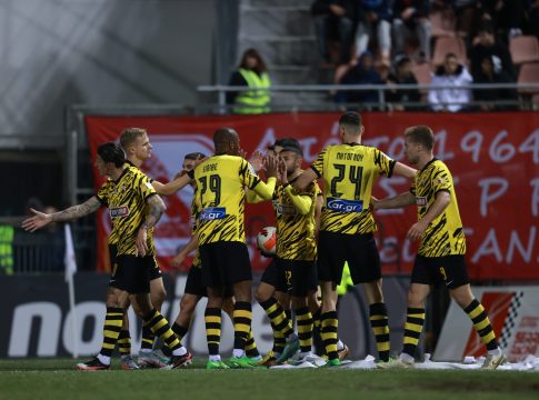 Ωραία συνεργασία των παικτών της ΑΕΚ και 1-0 ο Μάνταλος (vid)