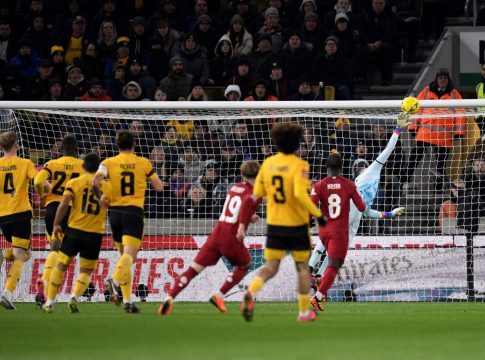 Προβάδισμα για τη Λίβερπουλ στο «Μολινό» με γκολάρα του Έλιοτ (vid)