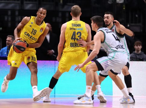 Αλμπα – Βαλένθια 88-94: Πέρασαν από το Βερολίνο οι Ισπανοί