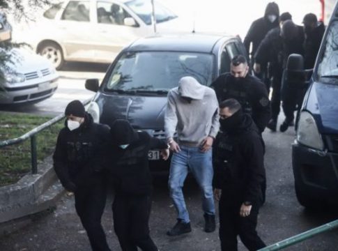 Άλκης Καμπανός: «Ζητήσαμε επιμόνως να χαρακτηριστούν ως εγκληματική οργάνωση» οι 12 κατηγορούμενοι, λέει ο Αλέξης Κούγιας