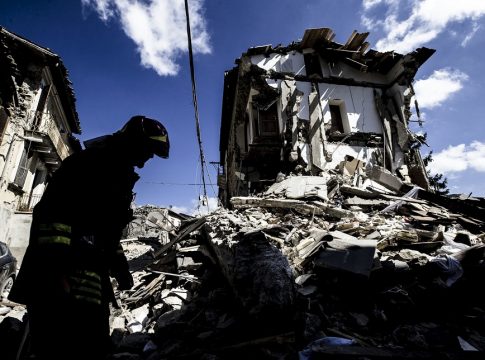 Θα γίνει μεγάλος σεισμός στην Ελλάδα; – Τι λένε τρεις γνωστοί επιστήμονες