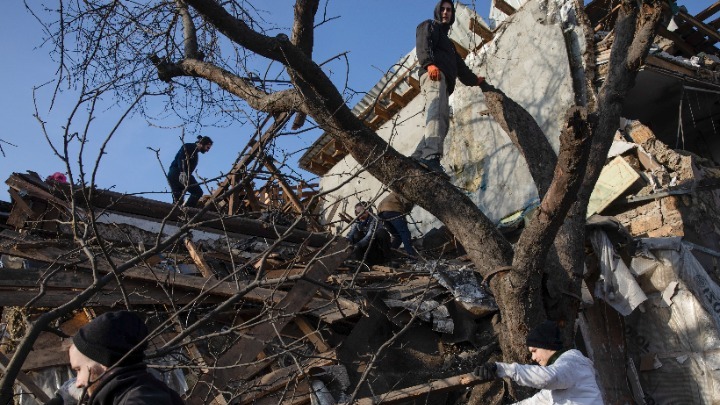 Ένα παγοδρόμιο καταστράφηκε από ρωσική πυραυλική επίθεση στην ανατολική Ουκρανία