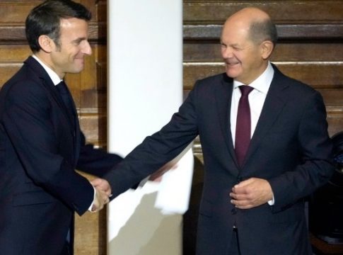 Σολτς μετά την συνάντηση με Μακρόν: Η Γερμανία θα συνεχίσει να στηρίζει την Ουκρανία