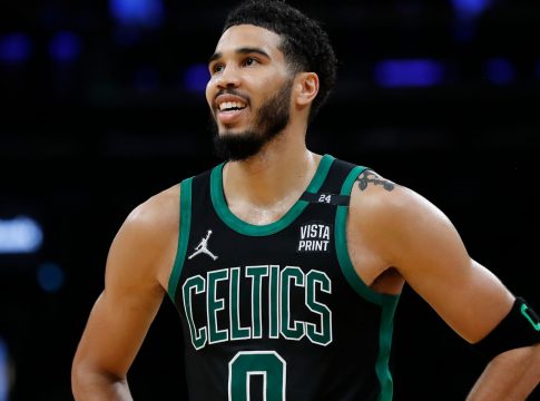 Αποτελέσματα NBA: Συνεχίζουν ακάθεκτοι Σέλτικς και Νάγκετς