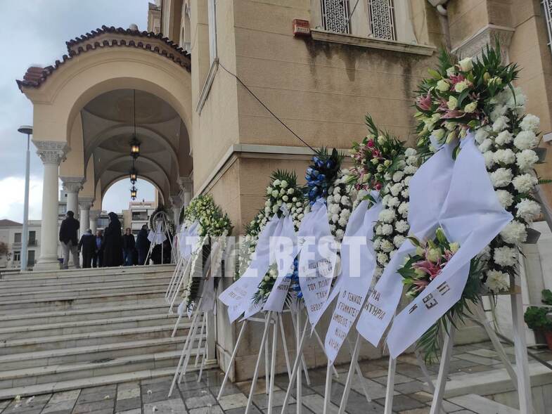 Παναγιώτης Τζένος – Παραπολιτικά: Σε κλίμα οδύνης η κηδεία του δημοσιογράφου (pics, vids)