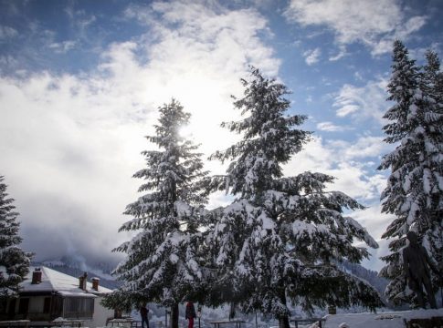 Χιόνι: Πού «πάγωσαν» το πρωί της Δευτέρας, στο -7 το θερμόμετρο – Ποιες περιοχές θα ντυθούν στα «λευκά»