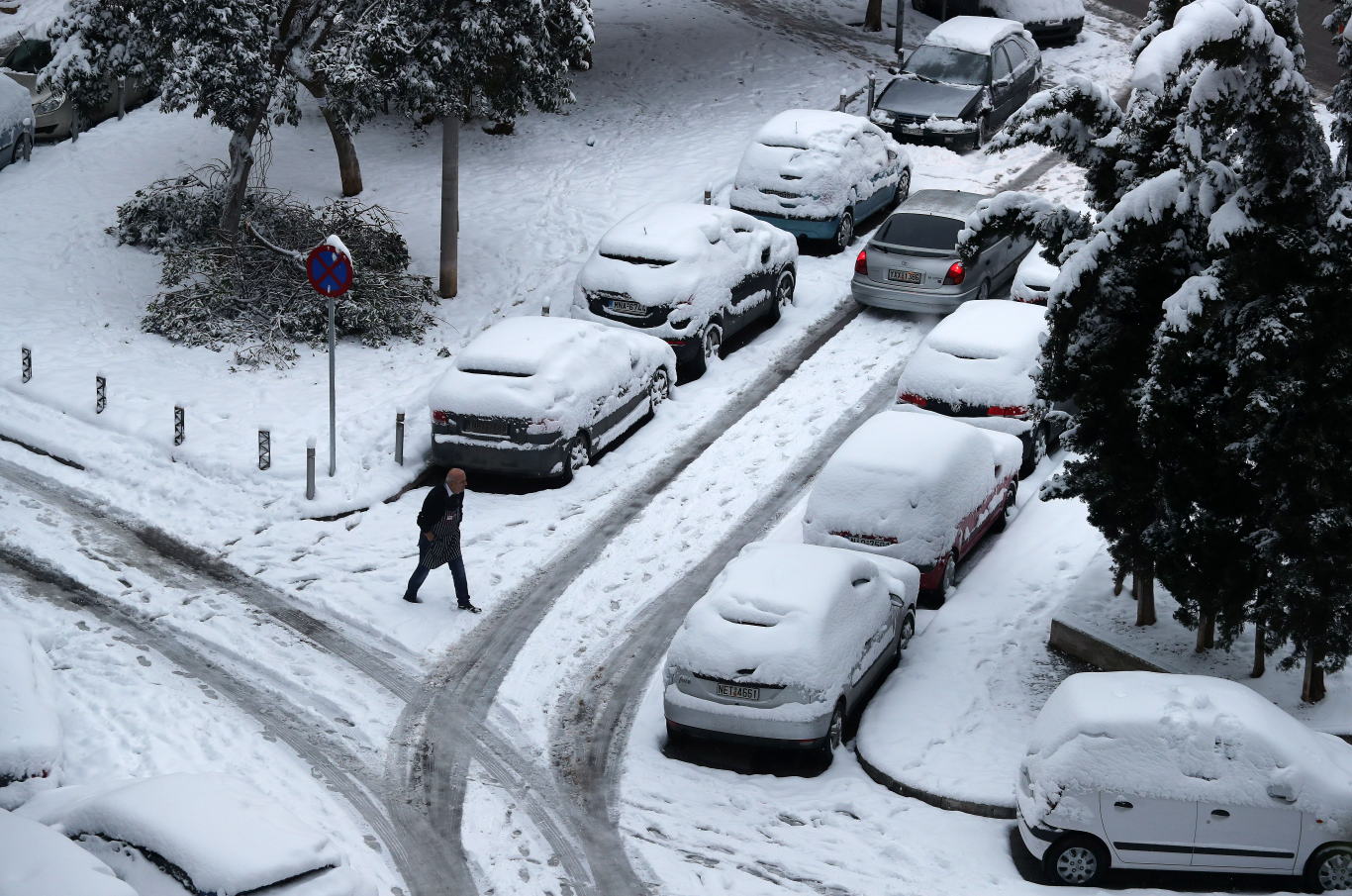 Επελαύνει η κακοκαιρία με καταιγίδες και χιόνια: Ποιες περιοχές θα «ντυθούν» στα λευκά – Έντονα φαινόμενα και στην Αττική