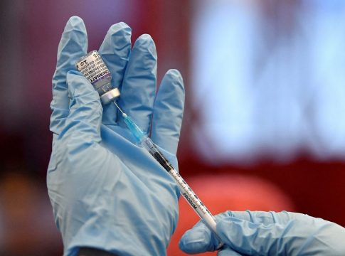 Τι έδειξε μελέτη για την αποτελεσματικότητα της τρίτης δόσης εμβολίων mRNA