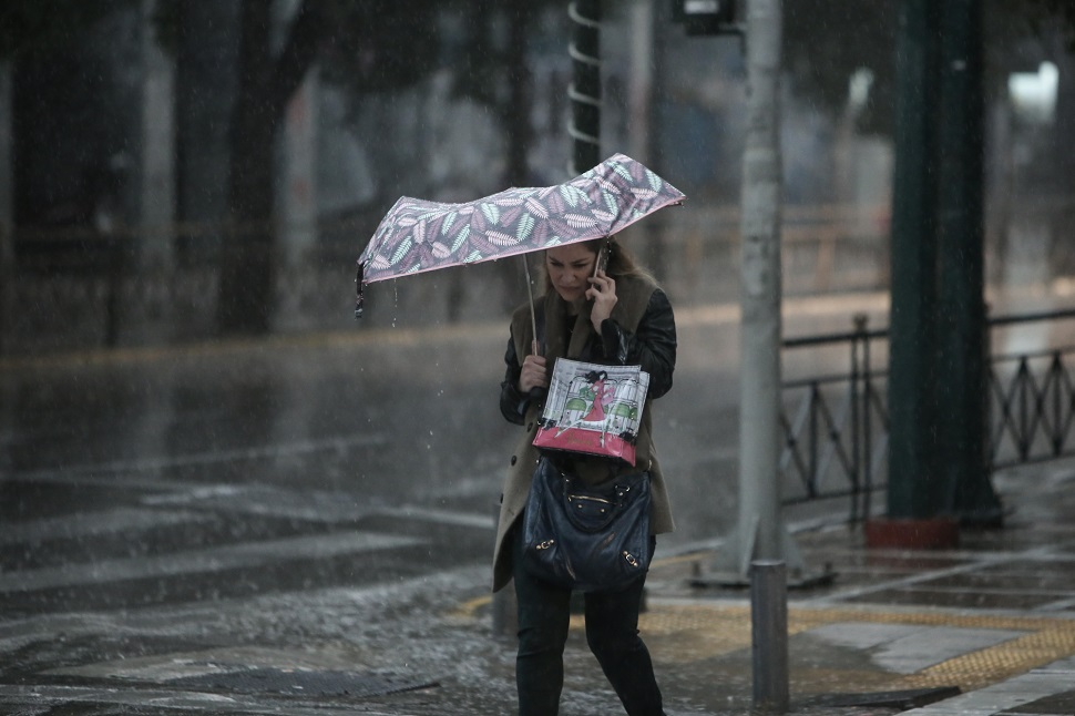 Πού έπεσε ο μεγαλύτερος όγκος νερού – Τι θα γίνει τις επόμενες ώρες, αναμένονται χαλαζοπτώσεις