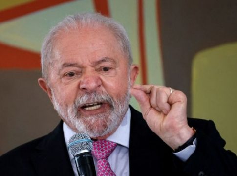 Βραζιλία: Ο Λούλα αποπέμπει τον αρχηγό του στρατού, σύμφωνα με ΜΜΕ