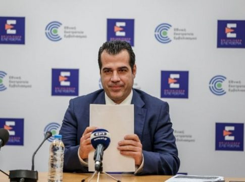Πλεύρης: Αύξηση τιμών στα «πολύ φθηνά φάρμακα» – Δεν συνδέονται με τις ελλείψεις