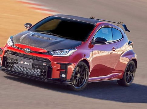 Τoyota GR Yaris «στο τετράγωνο» με άγριες διαθέσεις