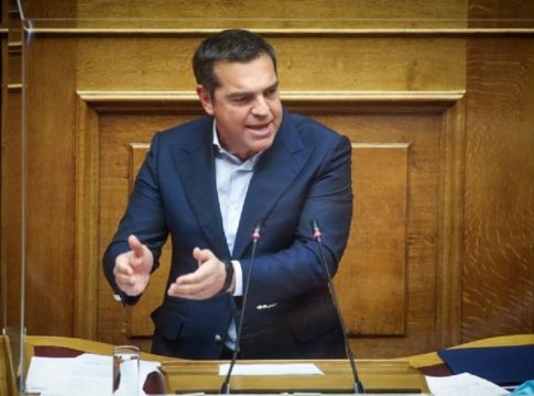 Τσίπρας σε Ντογιάκο για υποκλοπές: Παραιτούμαι της ασυλίας μου, έλα να με συλλάβεις
