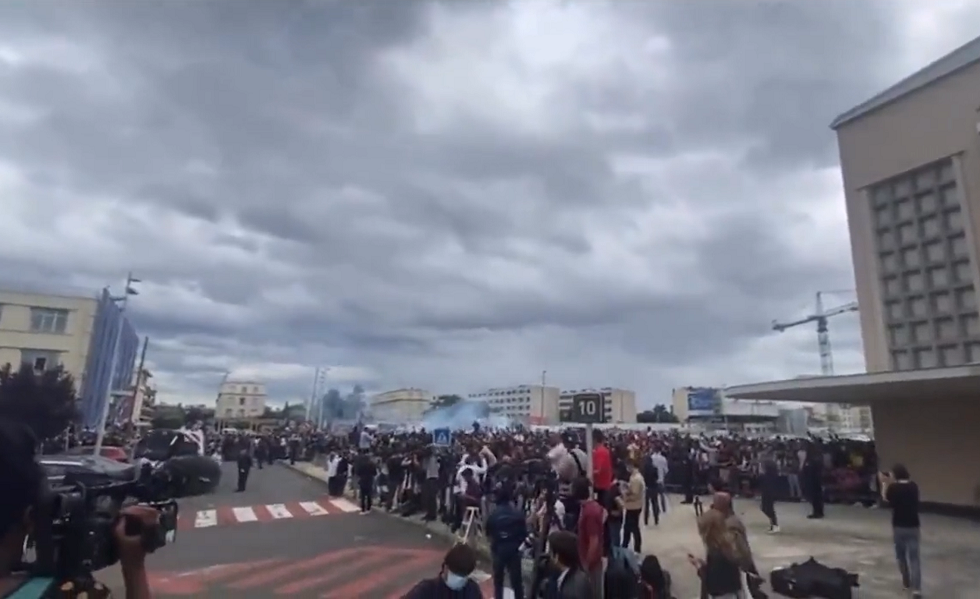 Χαμός στην επιστροφή του Μέσι στο Παρίσι (vid)