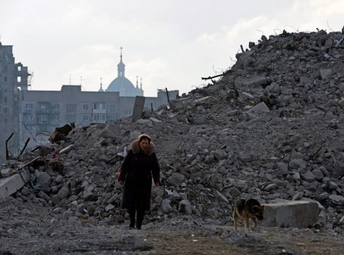 Ουκρανία: Το πιο αιματηρό κεφάλαιο του πολέμου γράφτηκε στη Μαριούπολη