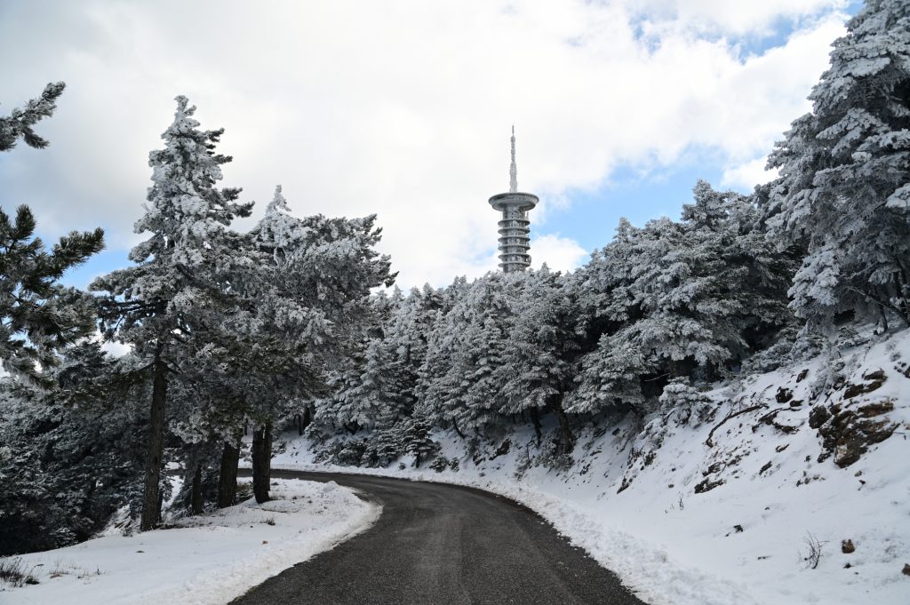 Έρχεται δύσκολο τριήμερο με χιονοκαταιγίδες και πολικές θερμοκρασίες – Ποιες περιοχές της Αθήνας θα ντυθούν στα λευκά