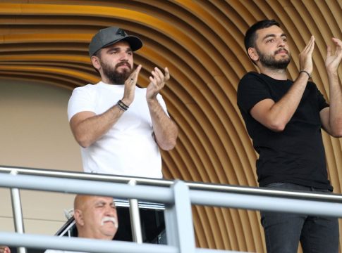 Ιβάν Σαββίδης: Αναβλήθηκε η δίκη των γιων του, Γιώργου και Νίκου για κακούργημα