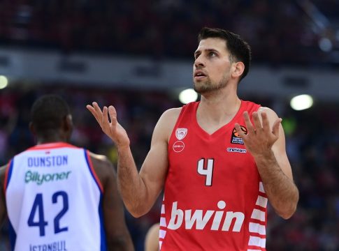 Το εργοστάσιο μπάσκετ του Μπαρτζώκα  παράγει «Μιχάλης Λούντζης οε, οε, οε…»