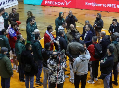 Μαγκιά του Ολυμπιακού: «Να γίνει το παιχνίδι έστω…»