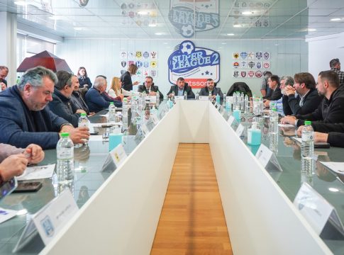 Η ειδική επιτροπή της Super League 2 είδε τον Υφυπουργό και άδειασε τον Λεωνίδα Λεουτσάκο: Επιβεβαιώθηκε η ελλιπής ενημέρωση- «Εσφαλμένες αποφάσεις που πήραμε»