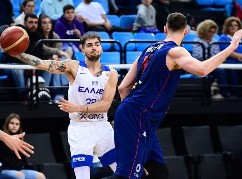 Τολιόπουλος: «Υπάρχει ταλέντο στην Εθνική, θέλει υπομονή κι εμπιστοσύνη»