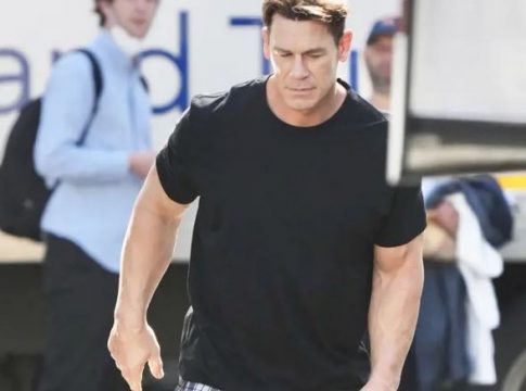 Απίστευτο: Ο Τζον Σίνα με κοντή φούστα και γόβες!