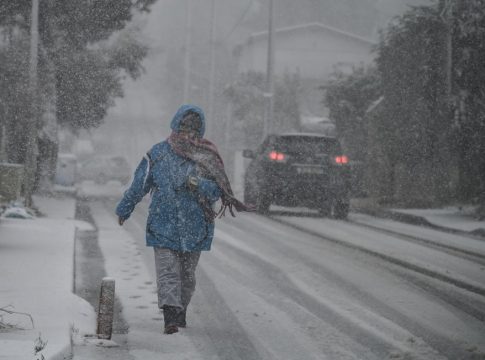 Μήνυμα του 112 στην Αθήνα – «Επικίνδυνες χιονοπτώσεις στην περιοχή σας»