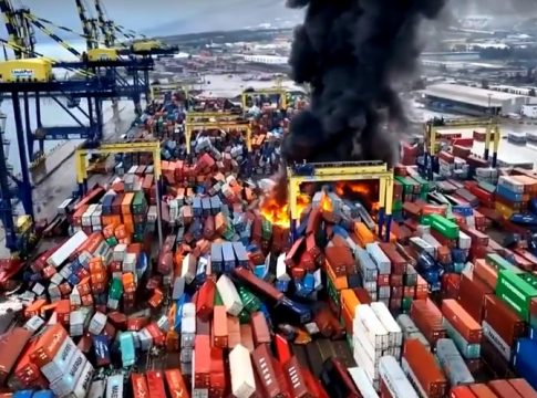 Τουρκία: Μεγάλη φωτιά σε λιμάνι της πόλης Ισκεντερούν