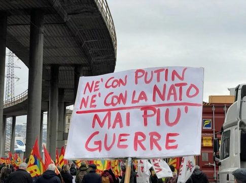 Ιταλία: Απεργούν οι λιμενεργάτες – «Δεν στέλνουμε όπλα στην Ουκρανία»