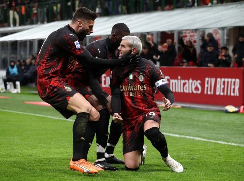 Μίλαν – Αταλάντα 2-0: Nίκησε και έπιασε την Ίντερ στην επιστροφή του Ζλάταν