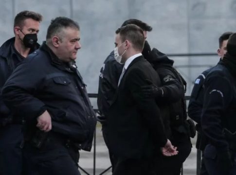 Μπάμπης Αναγνωστόπουλος: Σε αναζήτηση νέου δικηγόρου – Σε ποια περιοχή θα δώσει Πανελλαδικές