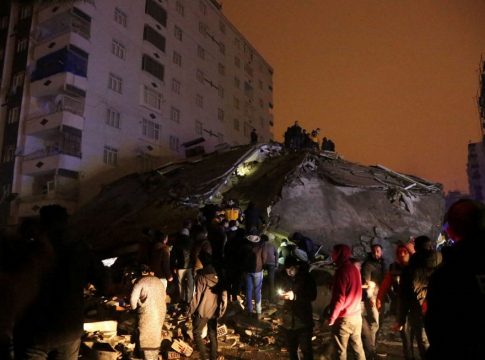 Τουρκία: Ο σεισμός έγινε σε ρήγμα χιλιομέτρων – Θα έχουμε πολλά θύματα, λέει ο Ευθύμιος Λέκκας