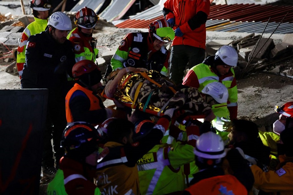 Τουρκία: Τρεις άνθρωποι, μεταξύ των οποίων ένα παιδί, ανασύρθηκαν ζωντανοί από τα ερείπια 296 ώρες μετά τον σεισμό
