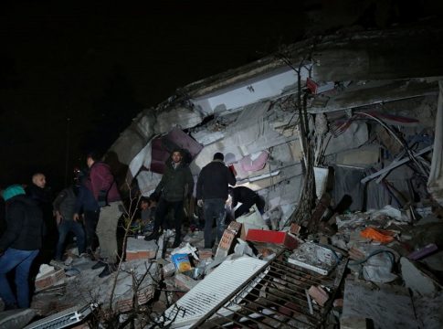 Σεισμός: Σκηνές «Αποκάλυψης» από την Τουρκία και τη Συρία, τουλάχιστον 500 νεκροί – Βίντεο και φωτογραφίες