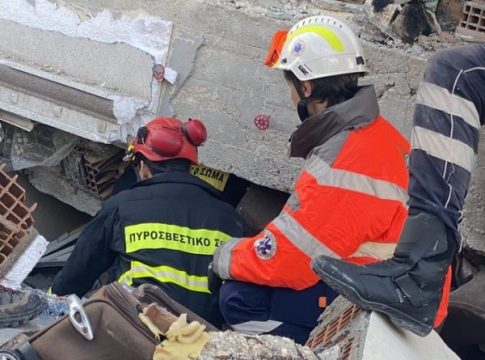 Σεισμός στην Τουρκία: Συγκλονιστικές μαρτυρίες από τους διασώστες της ΕΜΑΚ
