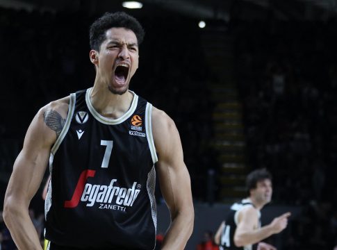 Νέα γκάφα στην Euroleague: Ο Μπακό έκανε 5 φάουλ αλλά συνέχισε να παίζει