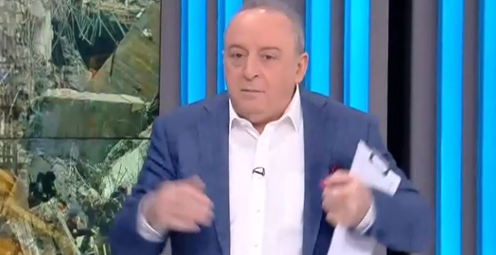 Συγκλονίζει ο Καμπουράκης: «Πάνω στα ερείπια ήταν ο πατέρας μου, γεμάτος αίματα, φρικαρισμένος»