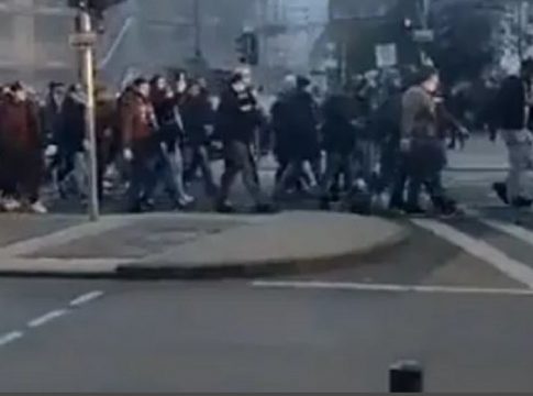 Επεισόδια και εννιά συλλήψεις στη Φρανκφούρτη πριν το ματς της Άιντραχτ με τη Νάπολι (vid)