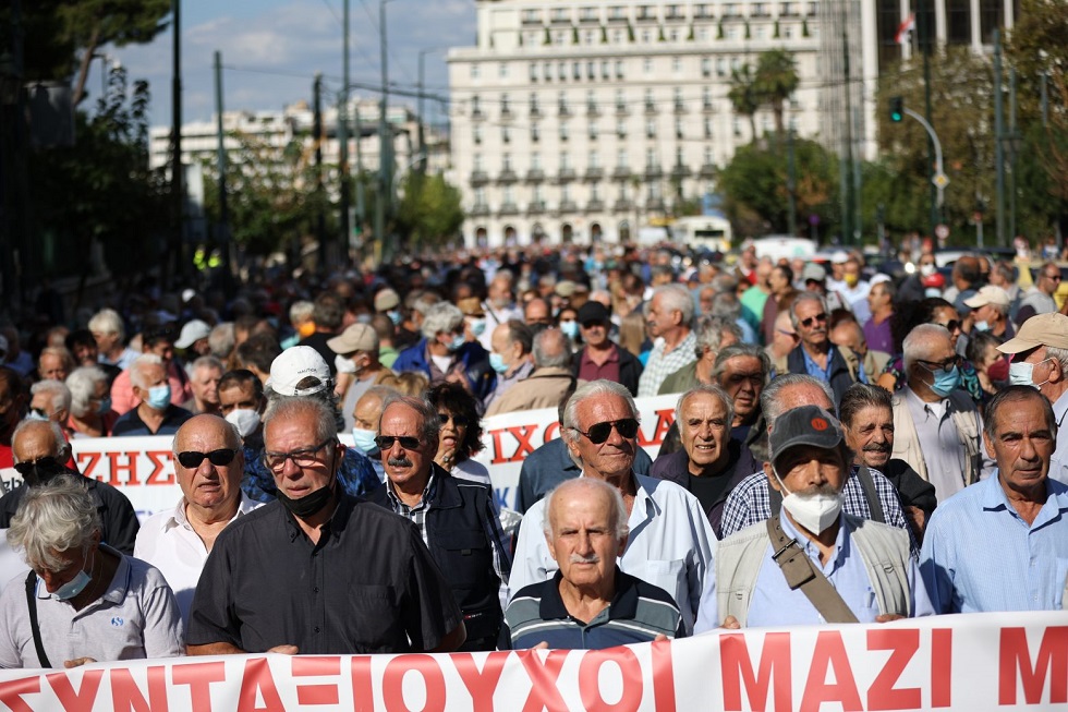 Έκτακτο επίδομα: Ένα εκατομμύριο συνταξιούχοι θα λάβουν έως 300 ευρώ – Αναλυτικά παραδείγματα