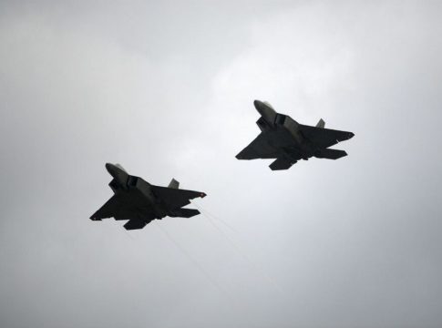 ΗΠΑ: Καταδιωκτικά αναχαίτισαν ρωσικά στρατιωτικά αεροσκάφη κοντά στην Αλάσκα