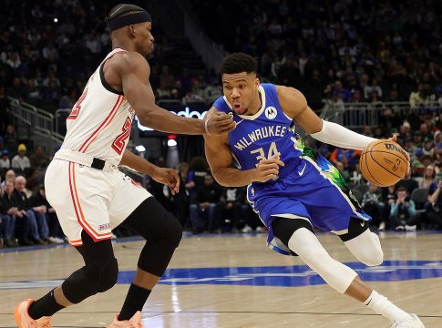 Μπακς – Χιτ 123-115: Γιάννης σε MVP mode, οδήγησε τους Μπακς στη νίκη κόντρα στους Χιτ με triple-double