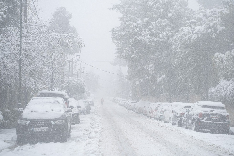 Κακοκαιρία Μπάρμπαρα: Δριμύ ψύχος και τη Δευτέρα – Πού θα χιονίσει