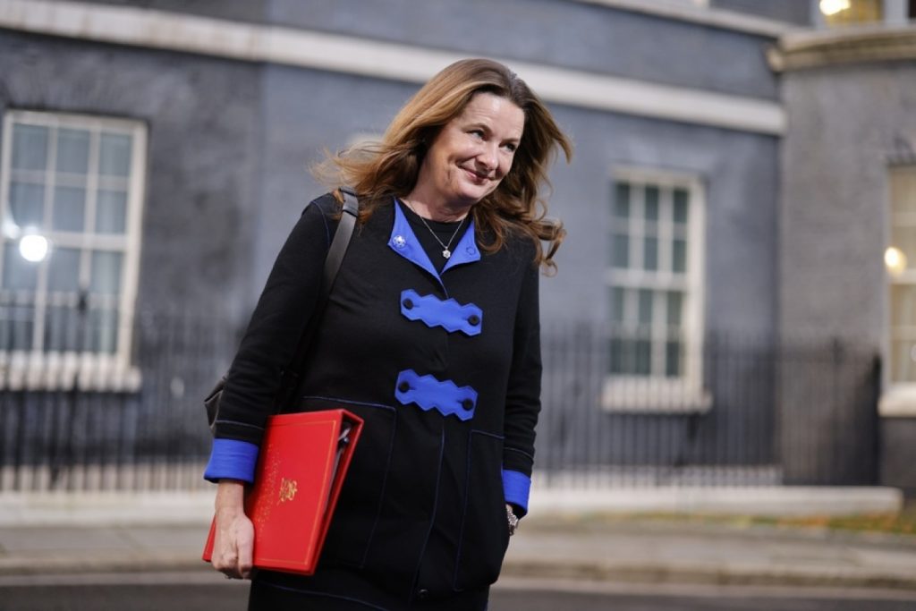 Βρετανία: Υπουργός ζητά από τους απεργούς να είναι ρεαλιστές φορώντας Rolex €11.000