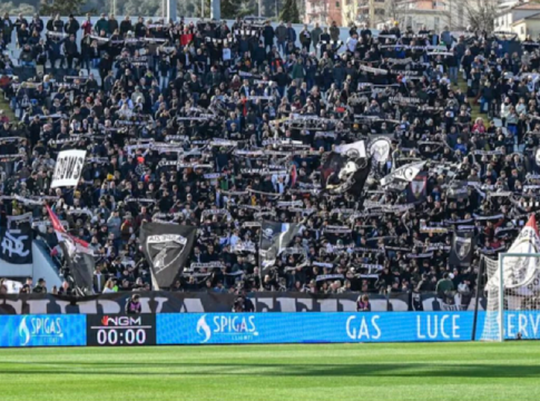 Σύνθημα-ντροπή από τους οπαδούς της Σπέτσια για τον θάνατο του Μαραντόνα (vid)