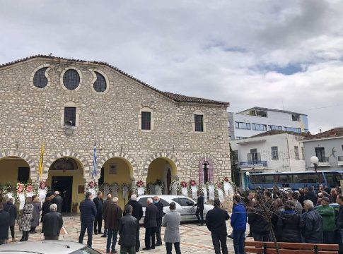 Τέμπη: Πόσα χρήματα δίνει το κράτος για τις κηδείες των θυμάτων