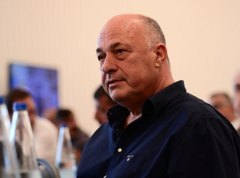 Παρών στη συνάντηση με τον Μπένετ ο Μπέος
