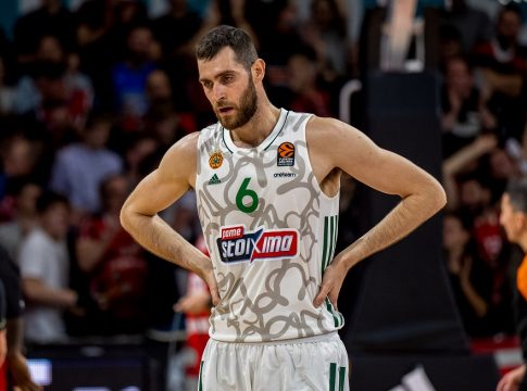 O Παναθηναϊκός φωνάζει για τον Παπαγιάννη- Για τον Γιασικεβίτσιους δεν φώναξε ποτέ… κανείς (vids)